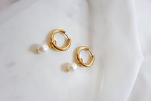 Load image into Gallery viewer, THE SEA SHELL HOOPS